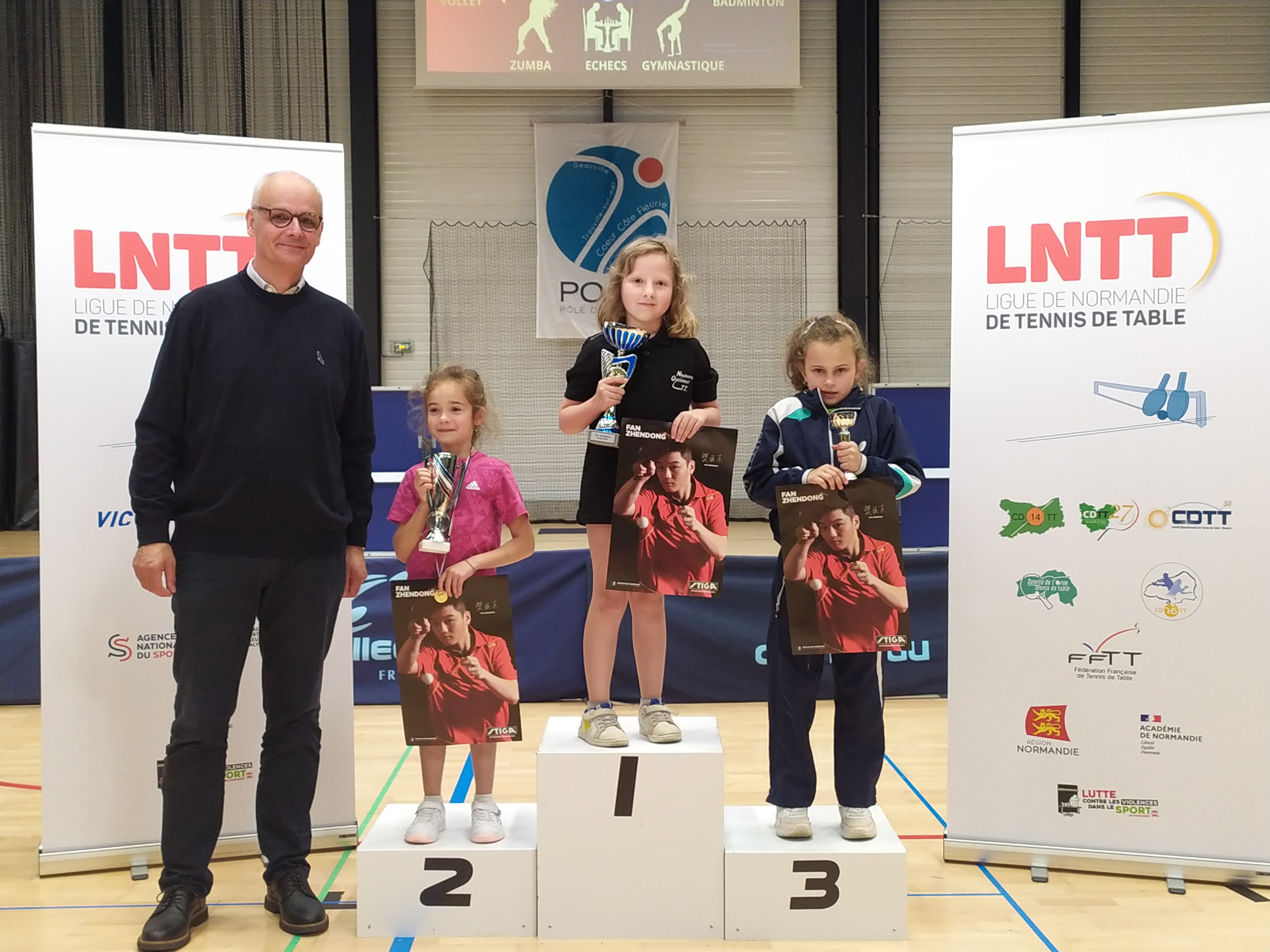 Podium Poussines